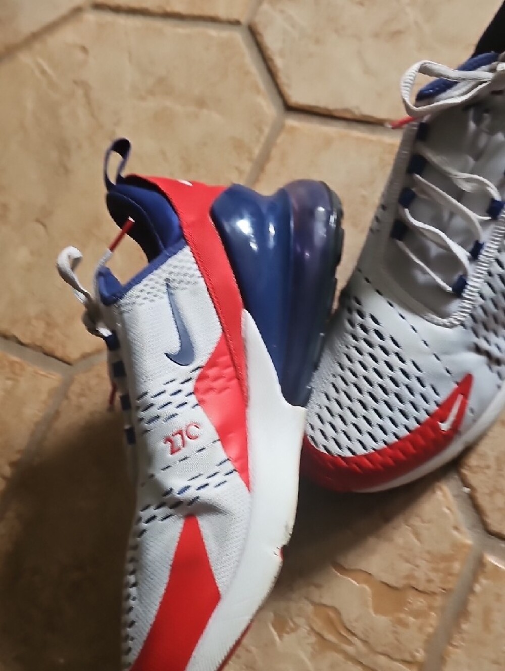 Nike Men’s Air 270 Athletic Shoes in White, Red & Navy - Picture 2 of 6